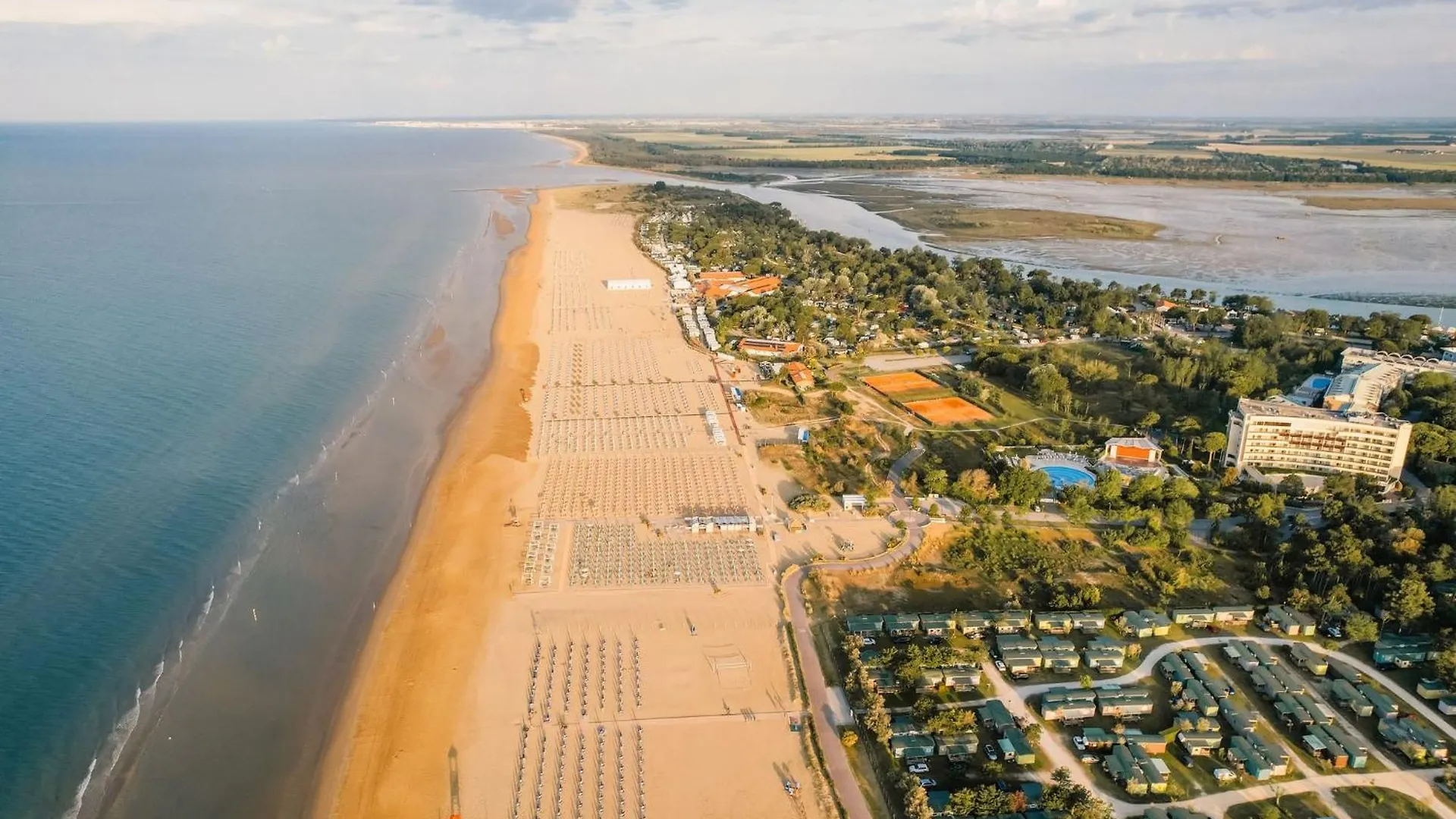 Adorable Apartment With Swimming Pool Bibione Italy